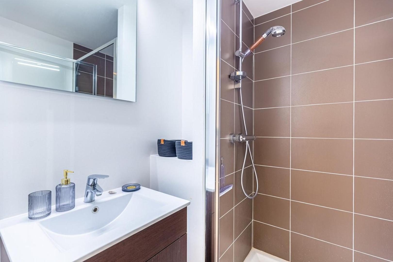 Guestready - Cozy Apt In Frederic & Isabelle Place Бордо Экстерьер фото